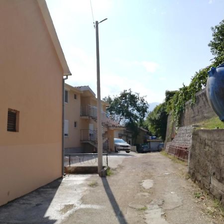 Ruza Apartments Kotor Luaran gambar