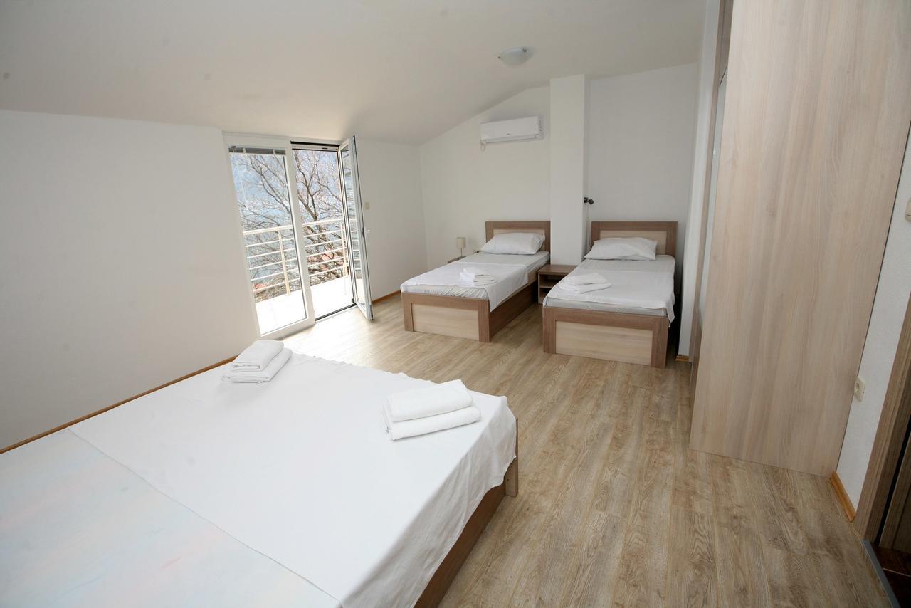 Ruza Apartments Kotor Luaran gambar