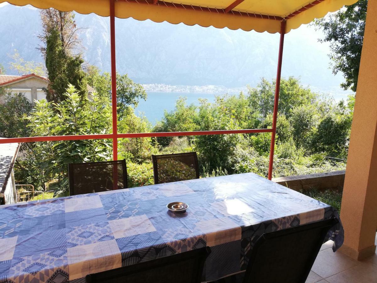 Ruza Apartments Kotor Luaran gambar