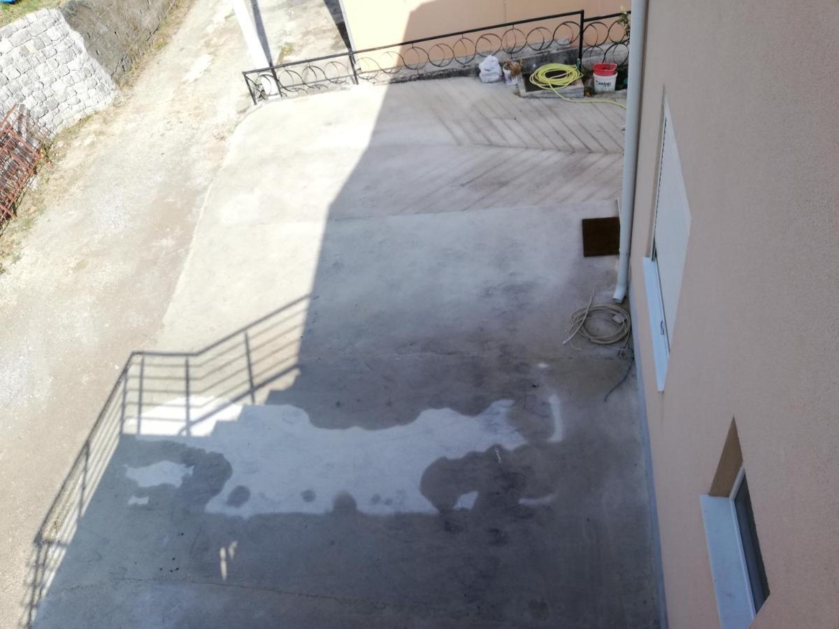 Ruza Apartments Kotor Luaran gambar